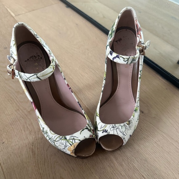 Gucci Floral Heels - Picture 2 of 2